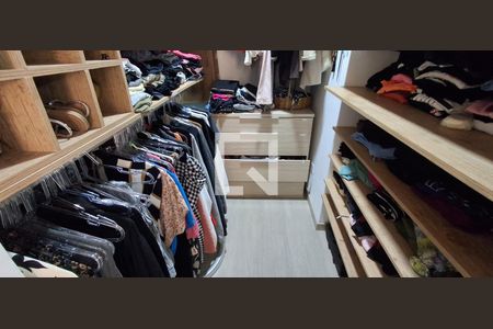 Apartamento à venda com 87m², 2 quartos e 1 vaga Apartamento à venda com 87m², 2 quartos e 1 vagaCloset da suíte