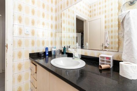 Casa à venda com 230m², 3 quartos e sem vaga Casa à venda com 230m², 3 quartos e sem vagaBanheiro 1