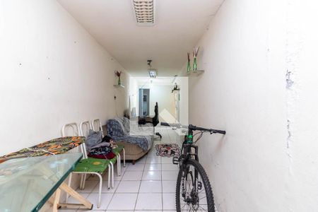 Casa à venda com 230m², 3 quartos e sem vaga Casa à venda com 230m², 3 quartos e sem vagaEscritório