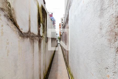 Casa à venda com 230m², 3 quartos e sem vaga Casa à venda com 230m², 3 quartos e sem vagaCorredor de Entrada