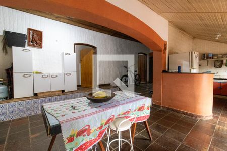 Casa à venda com 150m², 3 quartos e 2 vagas Casa à venda com 150m², 3 quartos e 2 vagasCozinha