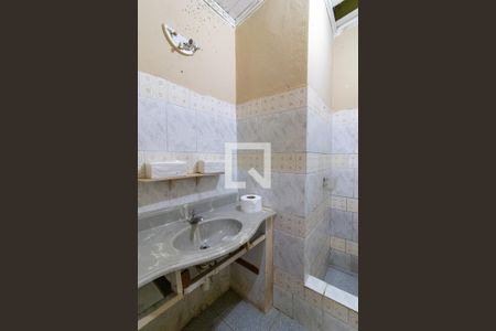 Casa à venda com 150m², 3 quartos e 2 vagas Casa à venda com 150m², 3 quartos e 2 vagasBanheiro de Serviço