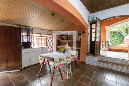 Casa à venda com 150m², 3 quartos e 2 vagas Casa à venda com 150m², 3 quartos e 2 vagasCozinha