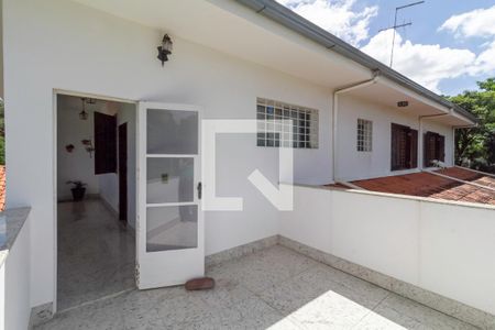 Casa à venda com 1500m², 4 quartos e 15 vagas Casa à venda com 1500m², 4 quartos e 15 vagasVaranda da suíte 2