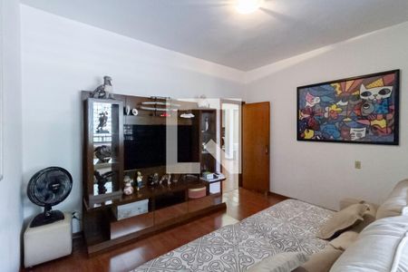 Casa à venda com 1500m², 4 quartos e 15 vagas Casa à venda com 1500m², 4 quartos e 15 vagasQuarto 1