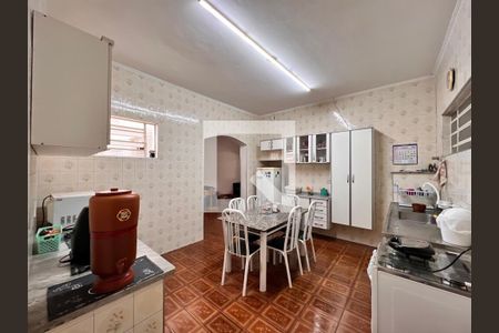 Casa à venda com 270m², 2 quartos e 4 vagas Casa à venda com 270m², 2 quartos e 4 vagasCozinha