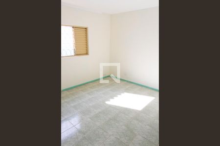 Casa à venda com 250m², 3 quartos e 3 vagas Casa à venda com 250m², 3 quartos e 3 vagasSUITE