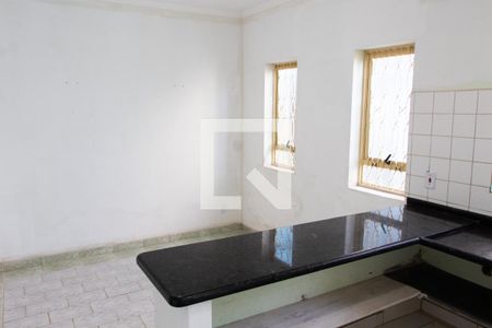 Casa à venda com 250m², 3 quartos e 3 vagas Casa à venda com 250m², 3 quartos e 3 vagasCOZINHA