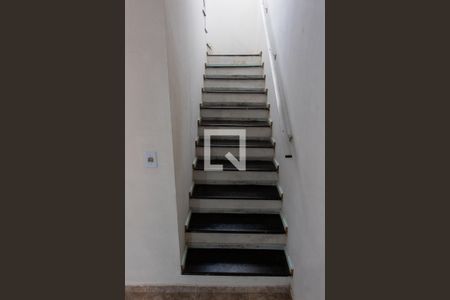 Casa à venda com 250m², 3 quartos e 3 vagas Casa à venda com 250m², 3 quartos e 3 vagasESCADA ACESSO QUARTOS