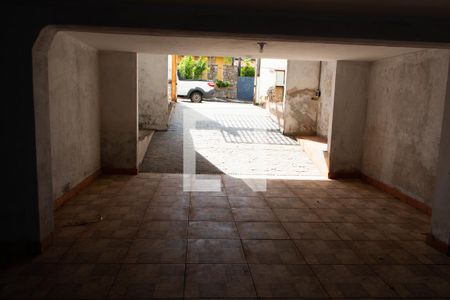 Casa à venda com 250m², 3 quartos e 3 vagas Casa à venda com 250m², 3 quartos e 3 vagasÁREA EXTERNA GARAGEM