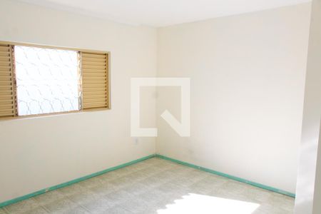 Casa à venda com 250m², 3 quartos e 3 vagas Casa à venda com 250m², 3 quartos e 3 vagasSUITE