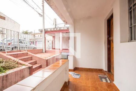 Casa à venda com 350m², 4 quartos e 1 vaga Casa à venda com 350m², 4 quartos e 1 vagaVaranda