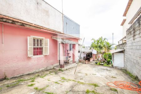 Casa à venda com 350m², 4 quartos e 1 vaga Casa à venda com 350m², 4 quartos e 1 vagaQuintal