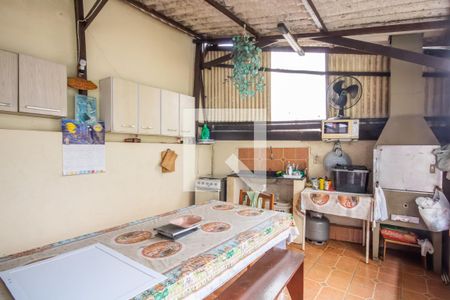 Casa à venda com 350m², 4 quartos e 1 vaga Casa à venda com 350m², 4 quartos e 1 vagaÁrea comum - Churrasqueira