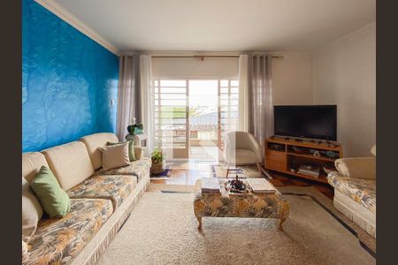 Casa à venda com 225m², 4 quartos e 3 vagasSala