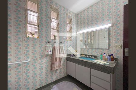 Casa à venda com 225m², 4 quartos e 3 vagasBanheiro Social