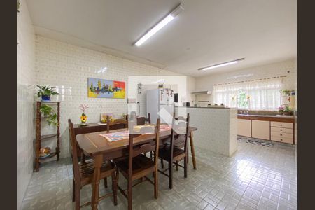 Casa à venda com 225m², 4 quartos e 3 vagasCopa