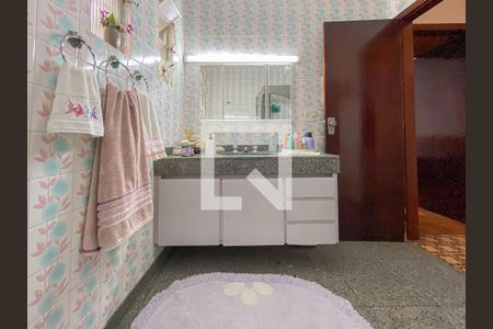 Casa à venda com 225m², 4 quartos e 3 vagasBanheiro Social