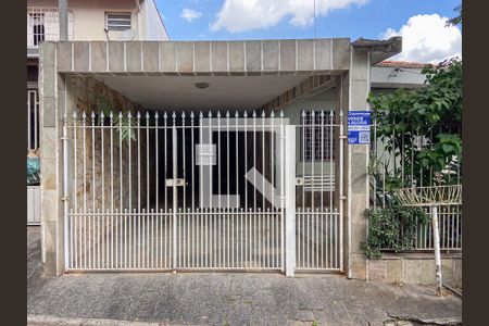 Casa à venda com 225m², 4 quartos e 3 vagasFachada
