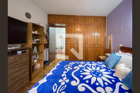 Casa à venda com 225m², 4 quartos e 3 vagasQuarto