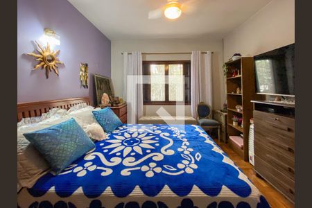 Casa à venda com 225m², 4 quartos e 3 vagasQuarto