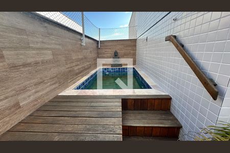 Apartamento à venda com 133m², 3 quartos e 2 vagas Apartamento à venda com 133m², 3 quartos e 2 vagasPiscina