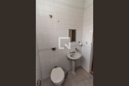 Casa à venda com 220m², 3 quartos e 2 vagas Casa à venda com 220m², 3 quartos e 2 vagasBanheiro da Suíte