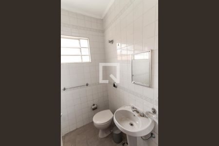 Casa à venda com 220m², 3 quartos e 2 vagas Casa à venda com 220m², 3 quartos e 2 vagasBanheiro da Suíte