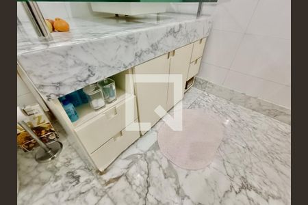 Apartamento para alugar com 181m², 3 quartos e 1 vaga Apartamento para alugar com 181m², 3 quartos e 1 vagaBanheiro social 1