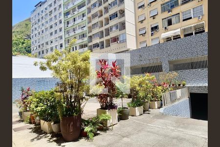 Apartamento para alugar com 181m², 3 quartos e 1 vaga Apartamento para alugar com 181m², 3 quartos e 1 vagaÁrea Comum - Playground