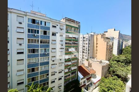 Apartamento para alugar com 181m², 3 quartos e 1 vaga Apartamento para alugar com 181m², 3 quartos e 1 vagaSala vista