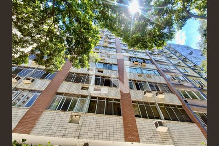 Apartamento para alugar com 181m², 3 quartos e 1 vaga Apartamento para alugar com 181m², 3 quartos e 1 vagaFachada com cartaz QA