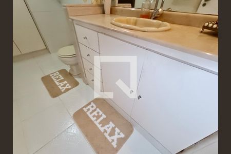 Apartamento para alugar com 181m², 3 quartos e 1 vaga Apartamento para alugar com 181m², 3 quartos e 1 vagaBanheiro social 2