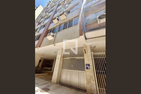 Apartamento para alugar com 181m², 3 quartos e 1 vaga Apartamento para alugar com 181m², 3 quartos e 1 vagaFachada com cartaz QA