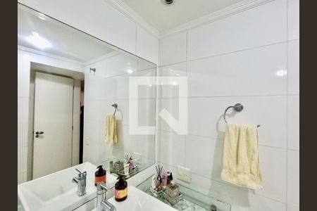 Apartamento para alugar com 181m², 3 quartos e 1 vaga Apartamento para alugar com 181m², 3 quartos e 1 vagaBanheiro social 1