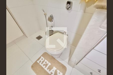 Apartamento para alugar com 181m², 3 quartos e 1 vaga Apartamento para alugar com 181m², 3 quartos e 1 vagaBanheiro social 2