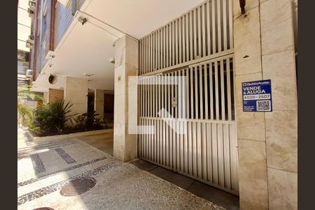Apartamento para alugar com 181m², 3 quartos e 1 vaga Apartamento para alugar com 181m², 3 quartos e 1 vagaFachada com cartaz QA