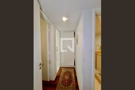 Apartamento para alugar com 181m², 3 quartos e 1 vaga Apartamento para alugar com 181m², 3 quartos e 1 vagaCorredor