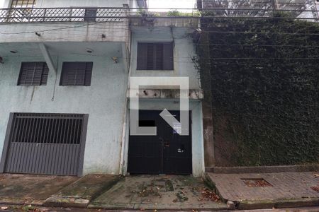 Casa à venda com 120m², 2 quartos e 1 vagaFachada