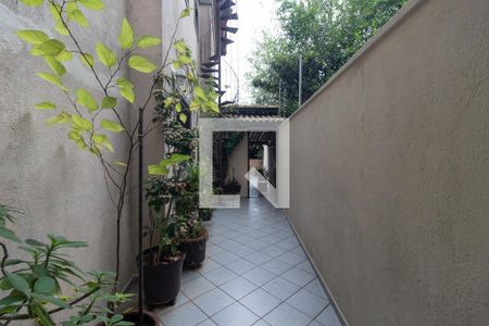 Casa à venda com 139m², 3 quartos e 4 vagas Casa à venda com 139m², 3 quartos e 4 vagasCorredor Externo