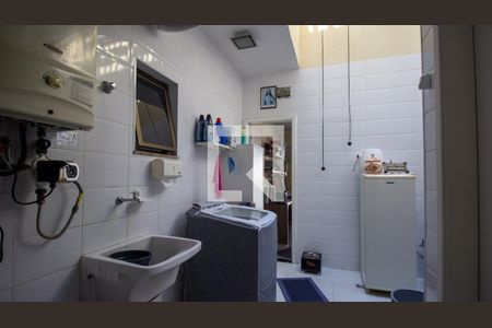 Apartamento à venda com 200m², 3 quartos e 2 vagasCozinha e Área de Serviço