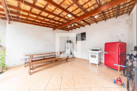 Casa à venda com 280m², 3 quartos e 3 vagas Casa à venda com 280m², 3 quartos e 3 vagasQuintal e Área Gourmet