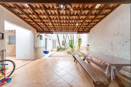 Casa à venda com 280m², 3 quartos e 3 vagas Casa à venda com 280m², 3 quartos e 3 vagasQuintal e Área Gourmet