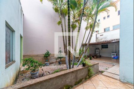 Casa à venda com 280m², 3 quartos e 3 vagas Casa à venda com 280m², 3 quartos e 3 vagasJardim
