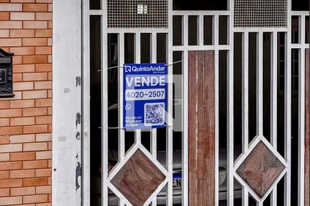 Casa à venda com 280m², 3 quartos e 3 vagas Casa à venda com 280m², 3 quartos e 3 vagasPlaca Banner Instalada na Fachada