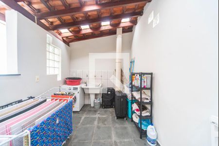 Casa à venda com 280m², 3 quartos e 3 vagas Casa à venda com 280m², 3 quartos e 3 vagasÁrea de Serviço