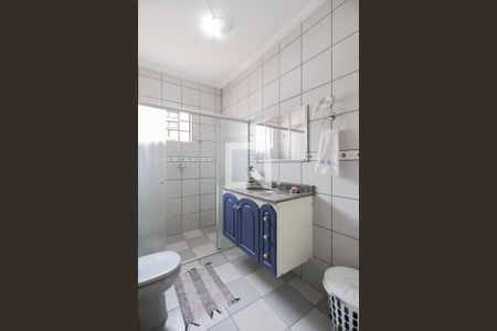 Casa à venda com 230m², 3 quartos e 8 vagas Casa à venda com 230m², 3 quartos e 8 vagasBanheiro
