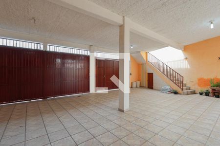 Casa à venda com 230m², 3 quartos e 8 vagas Casa à venda com 230m², 3 quartos e 8 vagasGaragem