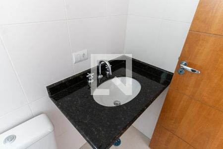 Casa à venda com 100m², 3 quartos e 2 vagas Casa à venda com 100m², 3 quartos e 2 vagasBanheiro Social