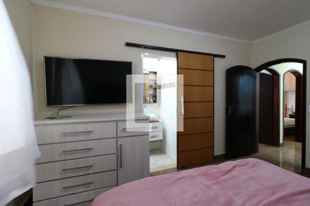 Casa à venda com 200m², 4 quartos e 4 vagasSuíte